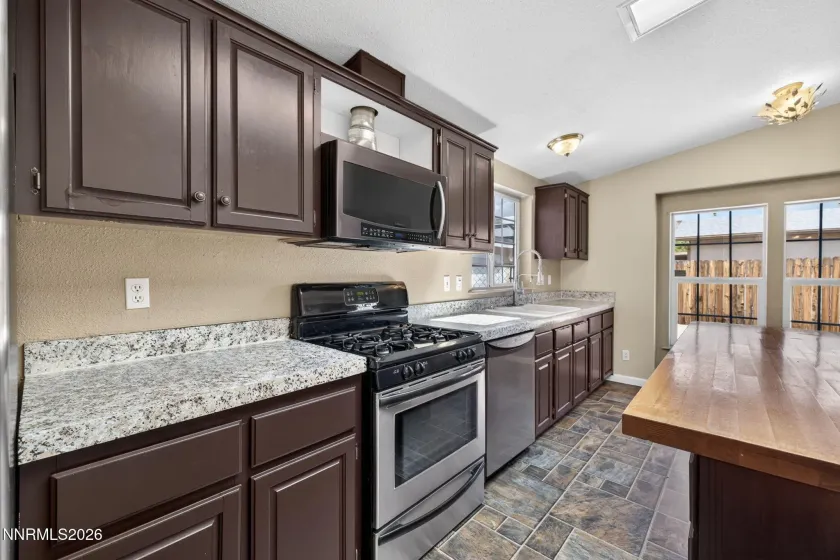 172 Rose Peak, Dayton, Nevada 89403, 3 Bedrooms Bedrooms, ,2 BathroomsBathrooms,Residential,Residential,Rose Peak,260005259