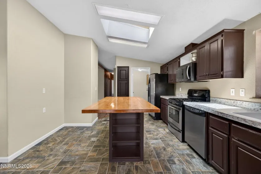 172 Rose Peak, Dayton, Nevada 89403, 3 Bedrooms Bedrooms, ,2 BathroomsBathrooms,Residential,Residential,Rose Peak,260005259