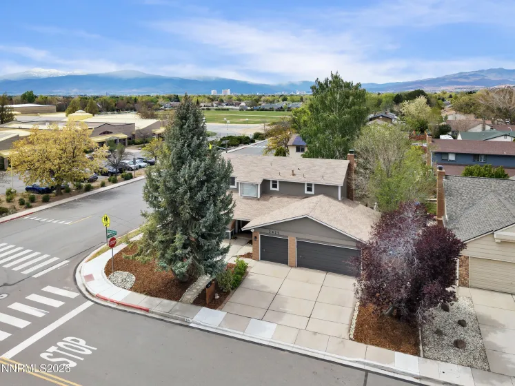 2425 Desert Flower, Sparks, Nevada 89434, 4 Bedrooms Bedrooms, ,3 BathroomsBathrooms,Residential,Residential,Desert Flower,260005261