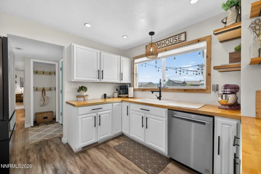 1540 Riverview, Gardnerville, Nevada 89460, 3 Bedrooms Bedrooms, ,2 BathroomsBathrooms,Residential,Residential,Riverview,260005262