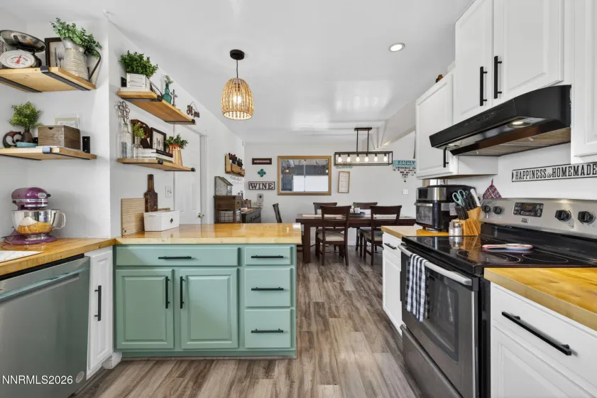 1540 Riverview, Gardnerville, Nevada 89460, 3 Bedrooms Bedrooms, ,2 BathroomsBathrooms,Residential,Residential,Riverview,260005262