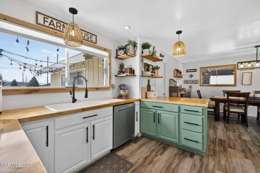 1540 Riverview, Gardnerville, Nevada 89460, 3 Bedrooms Bedrooms, ,2 BathroomsBathrooms,Residential,Residential,Riverview,260005262