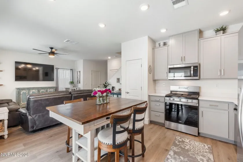 7999 Majorite, Sparks, Nevada 89436, 3 Bedrooms Bedrooms, ,3 BathroomsBathrooms,Residential,Residential,Majorite,260005263