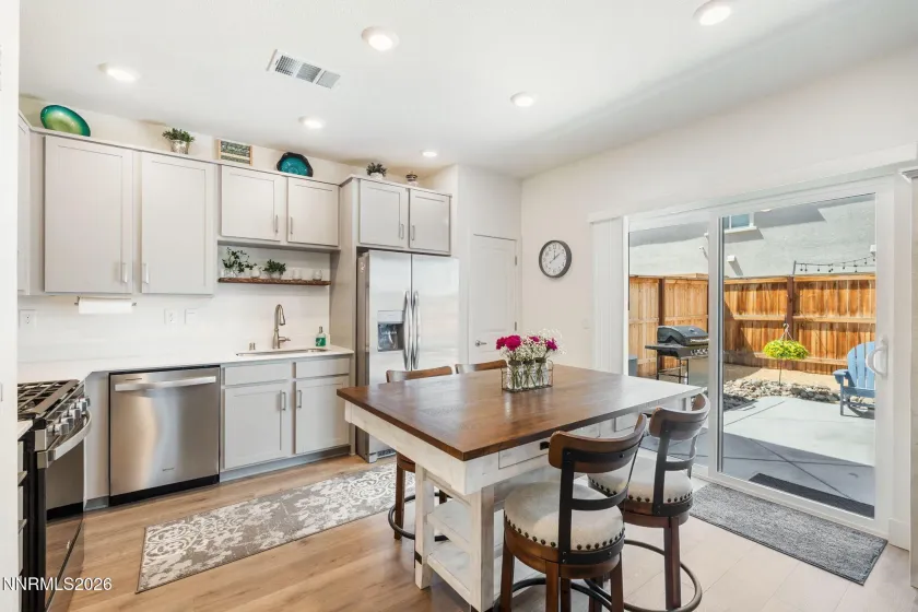 7999 Majorite, Sparks, Nevada 89436, 3 Bedrooms Bedrooms, ,3 BathroomsBathrooms,Residential,Residential,Majorite,260005263