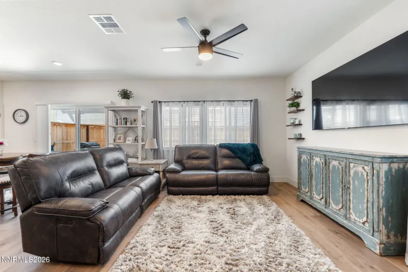 7999 Majorite, Sparks, Nevada 89436, 3 Bedrooms Bedrooms, ,3 BathroomsBathrooms,Residential,Residential,Majorite,260005263