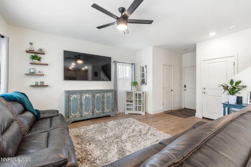 7999 Majorite, Sparks, Nevada 89436, 3 Bedrooms Bedrooms, ,3 BathroomsBathrooms,Residential,Residential,Majorite,260005263