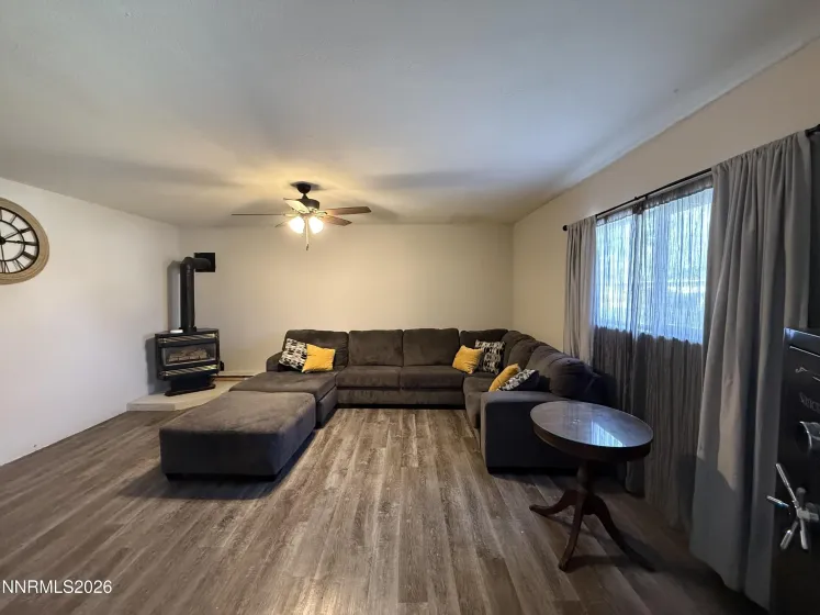 105 Oregon, Yerington, Nevada 89447, 3 Bedrooms Bedrooms, ,2 BathroomsBathrooms,Residential,Residential,Oregon,260005265