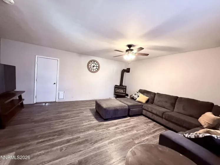 105 Oregon, Yerington, Nevada 89447, 3 Bedrooms Bedrooms, ,2 BathroomsBathrooms,Residential,Residential,Oregon,260005265