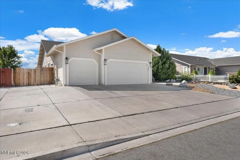 2400 Pileus, Spanish Springs, Nevada 89441, 5 Bedrooms Bedrooms, ,3 BathroomsBathrooms,Residential,Residential,Pileus,260005266