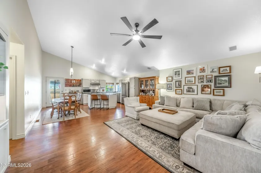 1065 Deena, Fallon, Nevada 89406, 3 Bedrooms Bedrooms, ,2 BathroomsBathrooms,Residential,Residential,Deena,260005275
