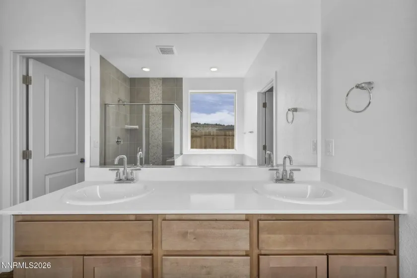 118 Radiant, Carson City, Nevada 89705, 3 Bedrooms Bedrooms, ,2 BathroomsBathrooms,Residential,Residential,Radiant,260005280