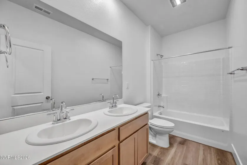 118 Radiant, Carson City, Nevada 89705, 3 Bedrooms Bedrooms, ,2 BathroomsBathrooms,Residential,Residential,Radiant,260005280