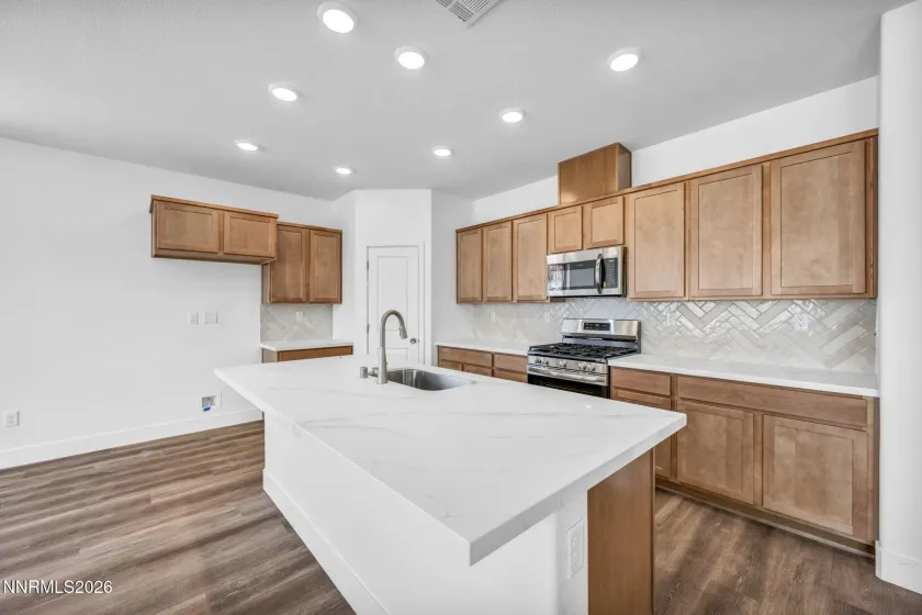 118 Radiant, Carson City, Nevada 89705, 3 Bedrooms Bedrooms, ,2 BathroomsBathrooms,Residential,Residential,Radiant,260005280