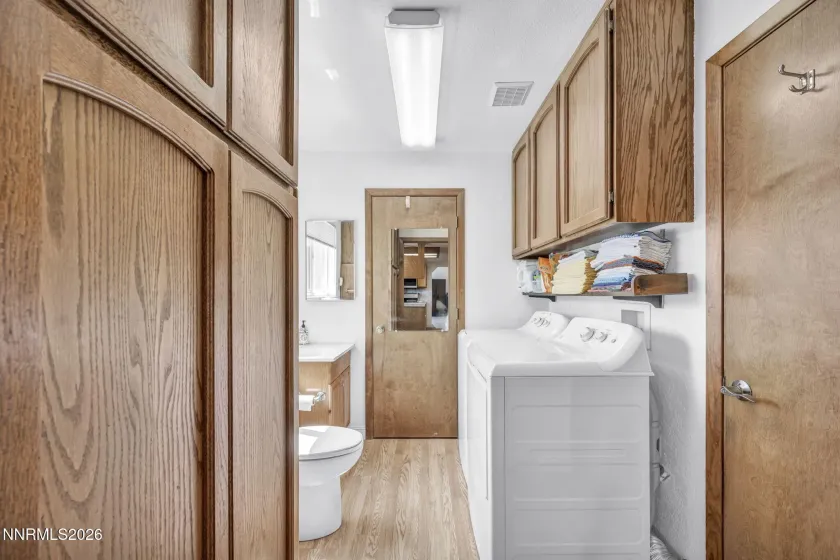 667 Marsh, Carson City, Nevada 89701, 3 Bedrooms Bedrooms, ,3 BathroomsBathrooms,Residential,Residential,Marsh,260005281