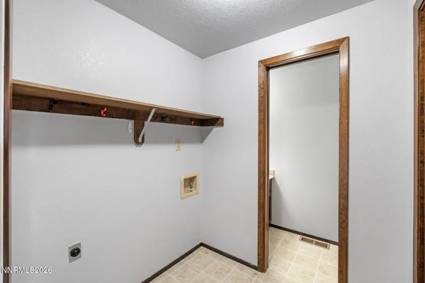 718 Travis, Carson City, Nevada 89701, 2 Bedrooms Bedrooms, ,3 BathroomsBathrooms,Residential,Residential,Travis,0,260005297