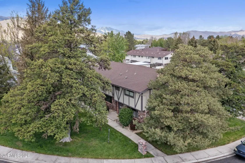 718 Travis, Carson City, Nevada 89701, 2 Bedrooms Bedrooms, ,3 BathroomsBathrooms,Residential,Residential,Travis,0,260005297