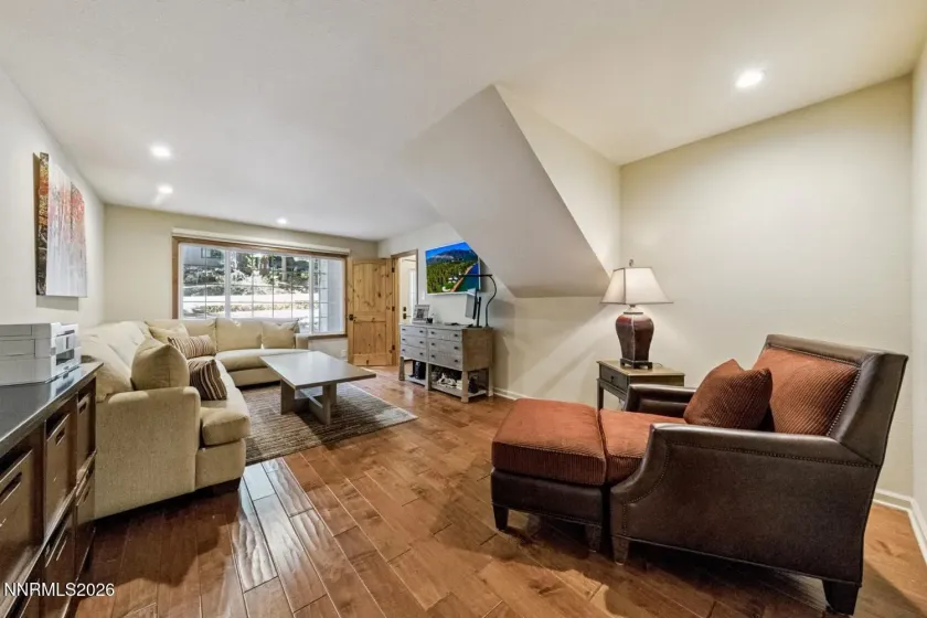 575 Sugarpine, Incline Village, Nevada 89451, 4 Bedrooms Bedrooms, ,3 BathroomsBathrooms,Residential,Residential,Sugarpine,260005300