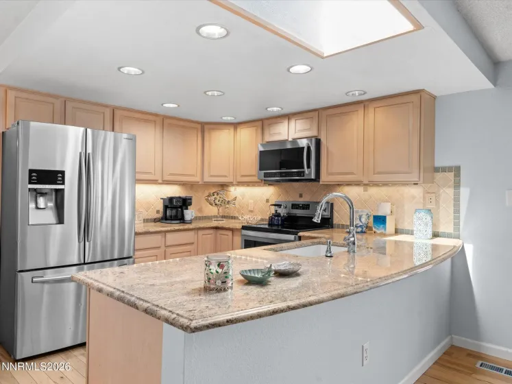 3881 Amador, Reno, Nevada 89502, 4 Bedrooms Bedrooms, ,2 BathroomsBathrooms,Residential,Residential,Amador,260005303