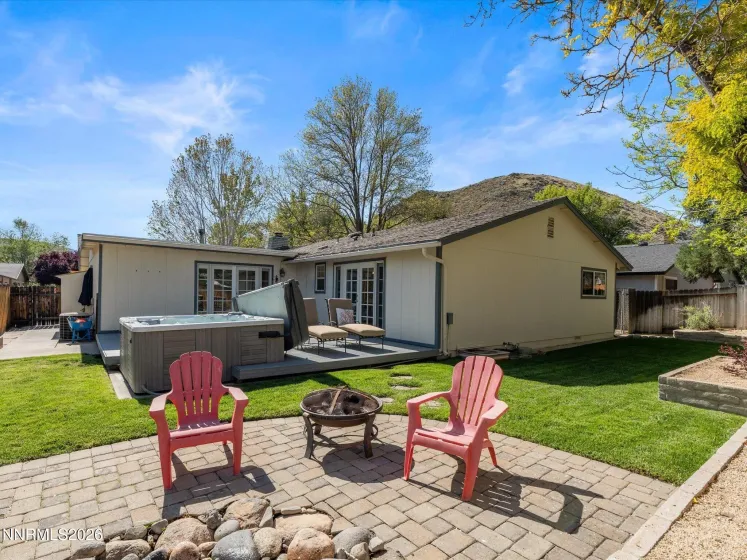 3881 Amador, Reno, Nevada 89502, 4 Bedrooms Bedrooms, ,2 BathroomsBathrooms,Residential,Residential,Amador,260005303