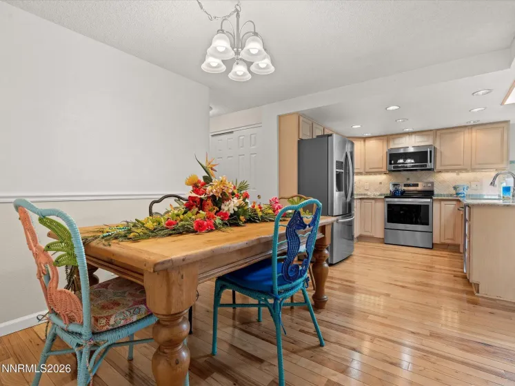 3881 Amador, Reno, Nevada 89502, 4 Bedrooms Bedrooms, ,2 BathroomsBathrooms,Residential,Residential,Amador,260005303