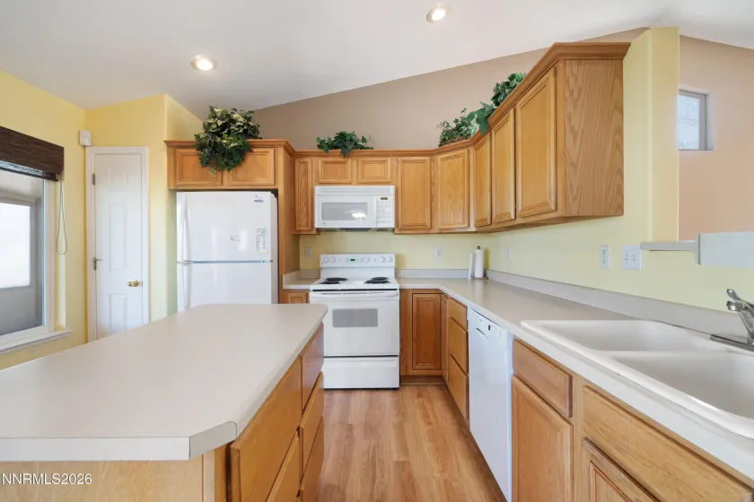 141 Desert Lakes, Fernley, Nevada 89408, 3 Bedrooms Bedrooms, ,2 BathroomsBathrooms,Residential,Residential,Desert Lakes,260005310