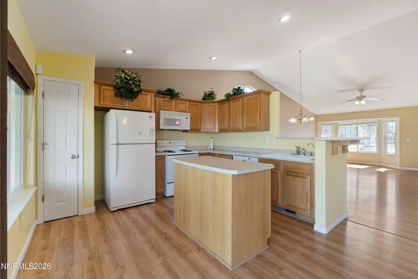 141 Desert Lakes, Fernley, Nevada 89408, 3 Bedrooms Bedrooms, ,2 BathroomsBathrooms,Residential,Residential,Desert Lakes,260005310