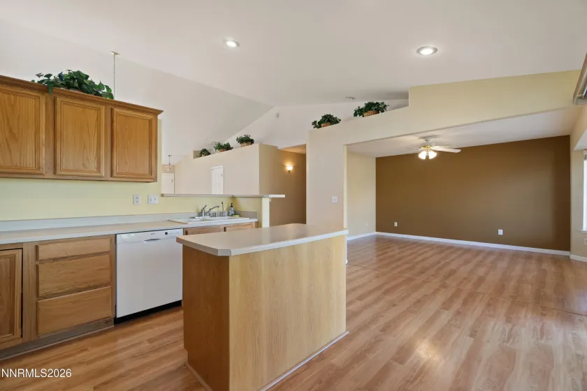 141 Desert Lakes, Fernley, Nevada 89408, 3 Bedrooms Bedrooms, ,2 BathroomsBathrooms,Residential,Residential,Desert Lakes,260005310