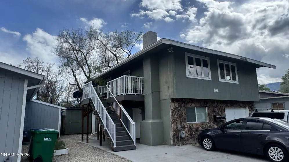 221 Dan St