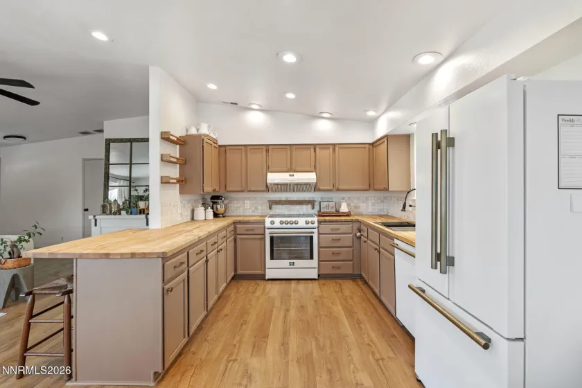 3929 Kings, Reno, Nevada 89503, 3 Bedrooms Bedrooms, ,2 BathroomsBathrooms,Residential,Residential,Kings,260005312