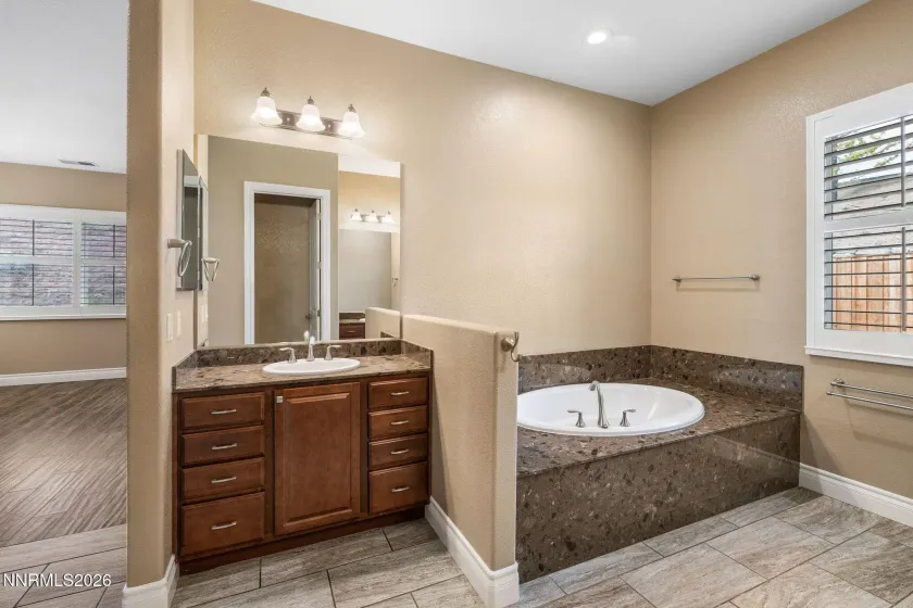 2295 Roanoke, Reno, Nevada 89523, 5 Bedrooms Bedrooms, ,3 BathroomsBathrooms,Residential,Residential,Roanoke,260005321