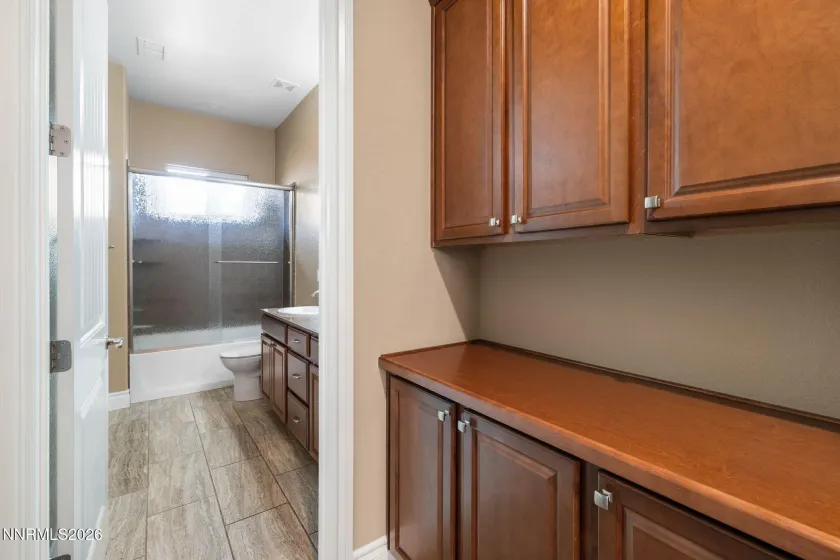 2295 Roanoke, Reno, Nevada 89523, 5 Bedrooms Bedrooms, ,3 BathroomsBathrooms,Residential,Residential,Roanoke,260005321