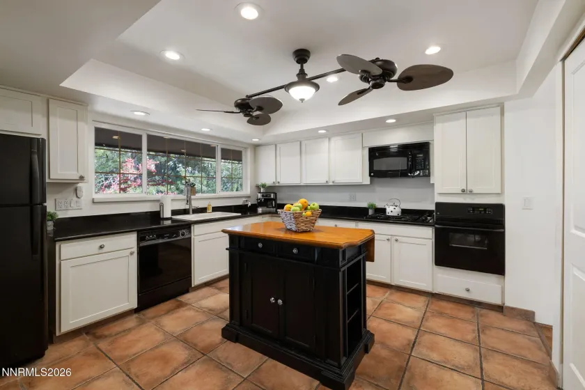 2915 Solari, Reno, Nevada 89509, 4 Bedrooms Bedrooms, ,3 BathroomsBathrooms,Residential,Residential,Solari,260005338