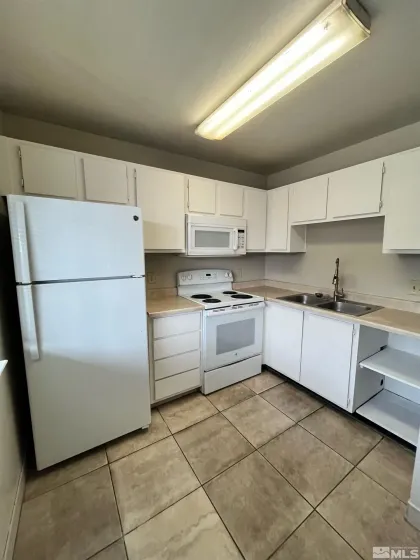 1494 Lewis Street, Reno, Nevada 89502, 2 Bedrooms Bedrooms, ,2 BathroomsBathrooms,Residential Lease,Manufactured,Lewis Street,260005345