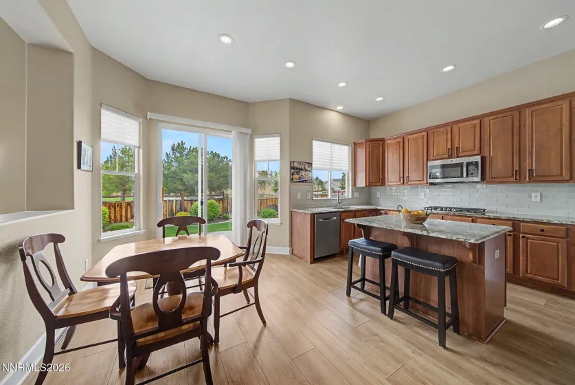 2726 Decoy, Sparks, Nevada 89436, 5 Bedrooms Bedrooms, ,3 BathroomsBathrooms,Residential,Residential,Decoy,260005347