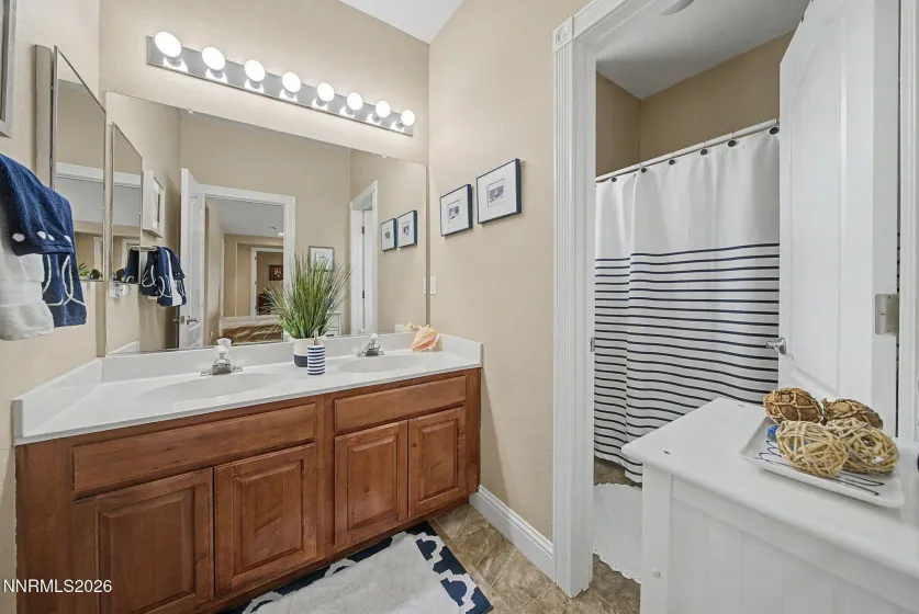 2726 Decoy, Sparks, Nevada 89436, 5 Bedrooms Bedrooms, ,3 BathroomsBathrooms,Residential,Residential,Decoy,260005347