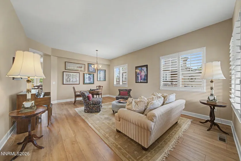 2726 Decoy, Sparks, Nevada 89436, 5 Bedrooms Bedrooms, ,3 BathroomsBathrooms,Residential,Residential,Decoy,260005347