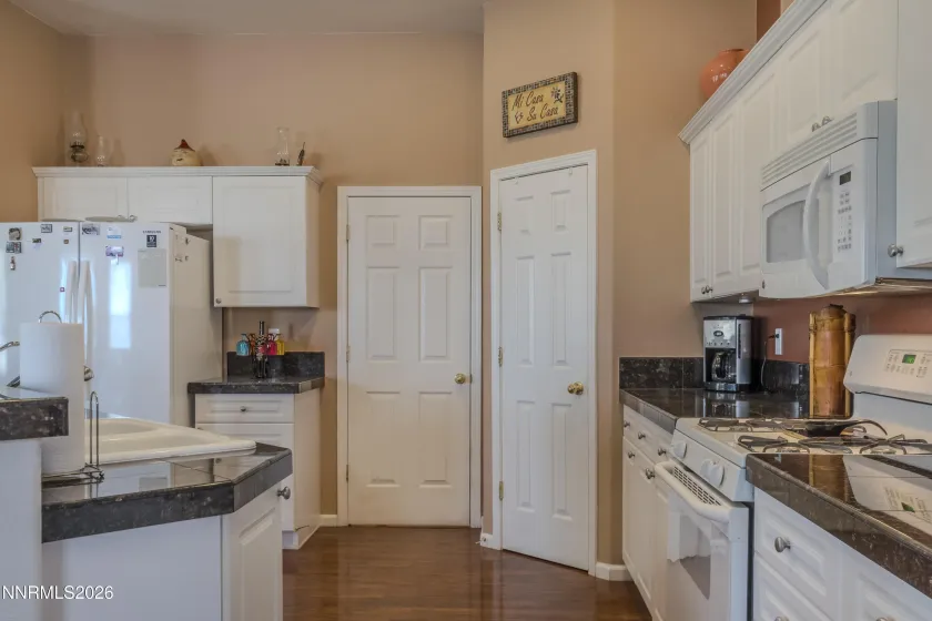1955 Three Iron, Fernley, Nevada 89408, 3 Bedrooms Bedrooms, ,2 BathroomsBathrooms,Residential,Residential,Three Iron,260005348