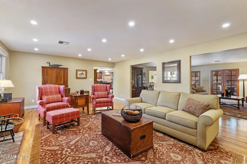 1030 La Rue, Reno, Nevada 89509, 4 Bedrooms Bedrooms, ,3 BathroomsBathrooms,Residential,Residential,La Rue,260002645