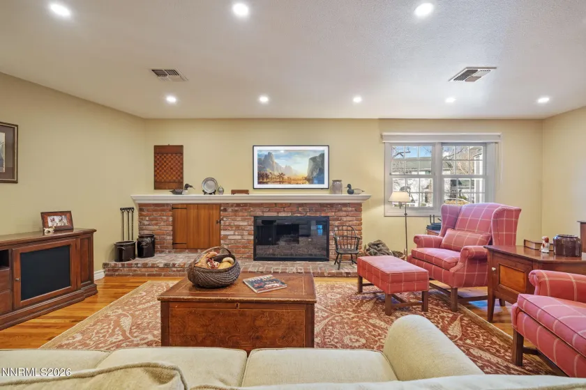 1030 La Rue, Reno, Nevada 89509, 4 Bedrooms Bedrooms, ,3 BathroomsBathrooms,Residential,Residential,La Rue,260002645