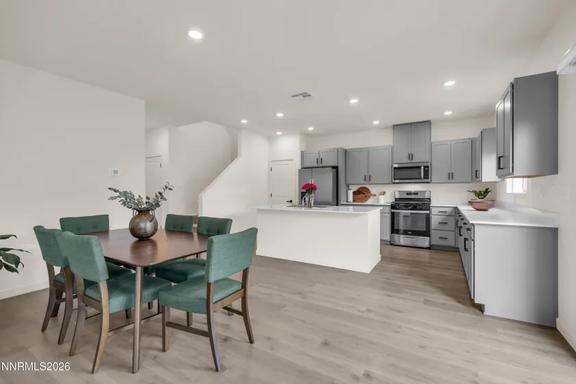 7672 Apex, Reno, Nevada 89506, 5 Bedrooms Bedrooms, ,3 BathroomsBathrooms,Residential,Residential,Apex,260005371