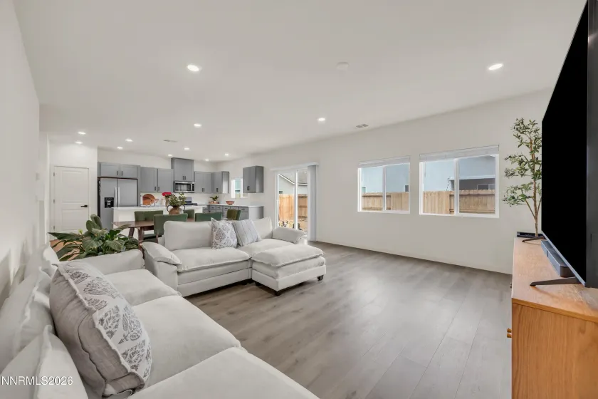 7672 Apex, Reno, Nevada 89506, 5 Bedrooms Bedrooms, ,3 BathroomsBathrooms,Residential,Residential,Apex,260005371