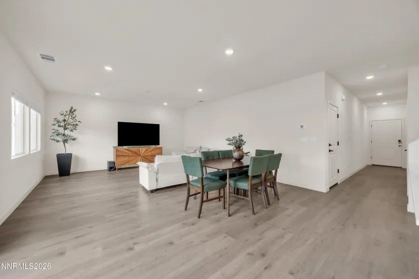 7672 Apex, Reno, Nevada 89506, 5 Bedrooms Bedrooms, ,3 BathroomsBathrooms,Residential,Residential,Apex,260005371