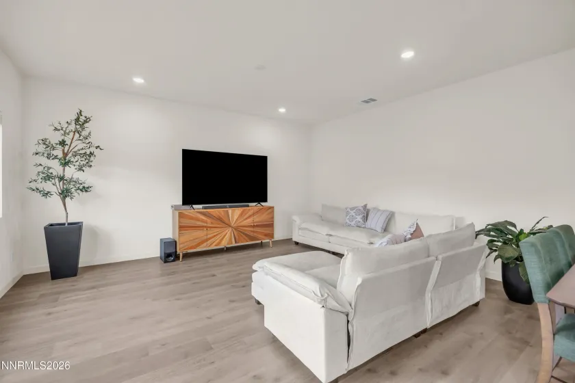 7672 Apex, Reno, Nevada 89506, 5 Bedrooms Bedrooms, ,3 BathroomsBathrooms,Residential,Residential,Apex,260005371