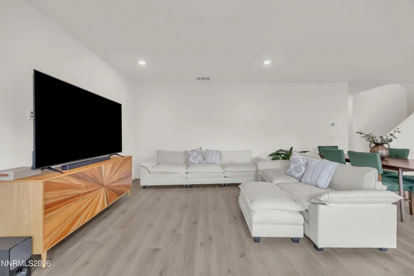 7672 Apex, Reno, Nevada 89506, 5 Bedrooms Bedrooms, ,3 BathroomsBathrooms,Residential,Residential,Apex,260005371