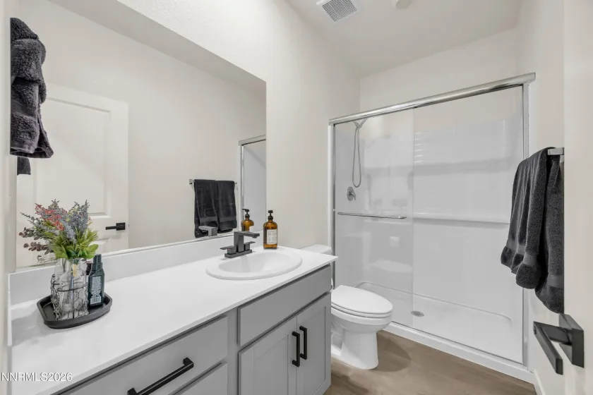 7672 Apex, Reno, Nevada 89506, 5 Bedrooms Bedrooms, ,3 BathroomsBathrooms,Residential,Residential,Apex,260005371