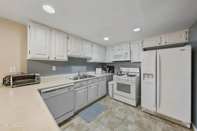 2300 Dickerson, Reno, Nevada 89503, 2 Bedrooms Bedrooms, ,2 BathroomsBathrooms,Residential,Residential,Dickerson,260005375