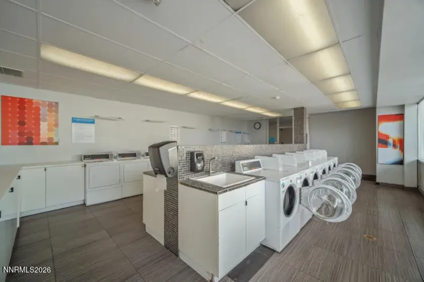 100 Arlington, Reno, Nevada 89501, ,1 BathroomBathrooms,Residential,Residential,Arlington,260005381