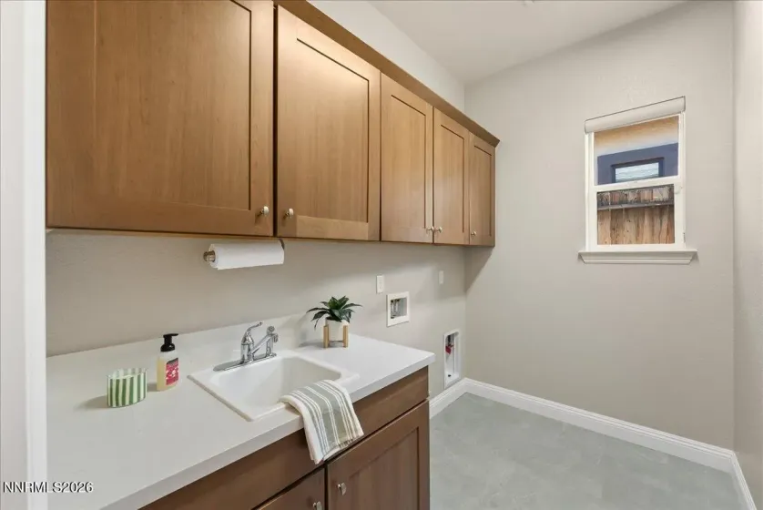 2327 Iron Square, Reno, Nevada 89521, 2 Bedrooms Bedrooms, ,2 BathroomsBathrooms,Residential,Residential,Iron Square,260005386