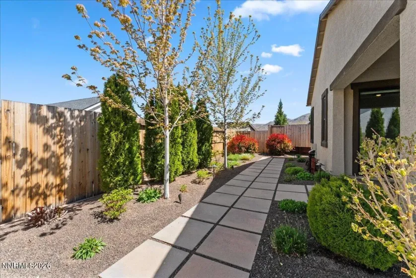 2327 Iron Square, Reno, Nevada 89521, 2 Bedrooms Bedrooms, ,2 BathroomsBathrooms,Residential,Residential,Iron Square,260005386