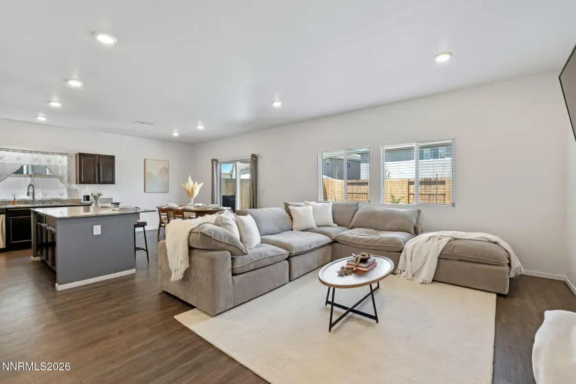 1380 Granary Park, Sparks, Nevada 89436, 4 Bedrooms Bedrooms, ,3 BathroomsBathrooms,Residential,Residential,Granary Park,260005387